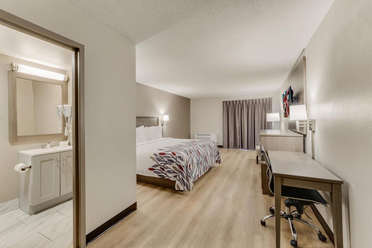 Red Roof Inn & Suites Newport - Middletown, Ri Esterno foto